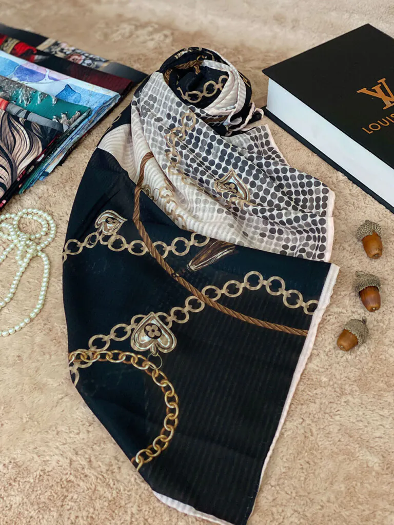 روسری کرپ حریر طرحدار زنانه