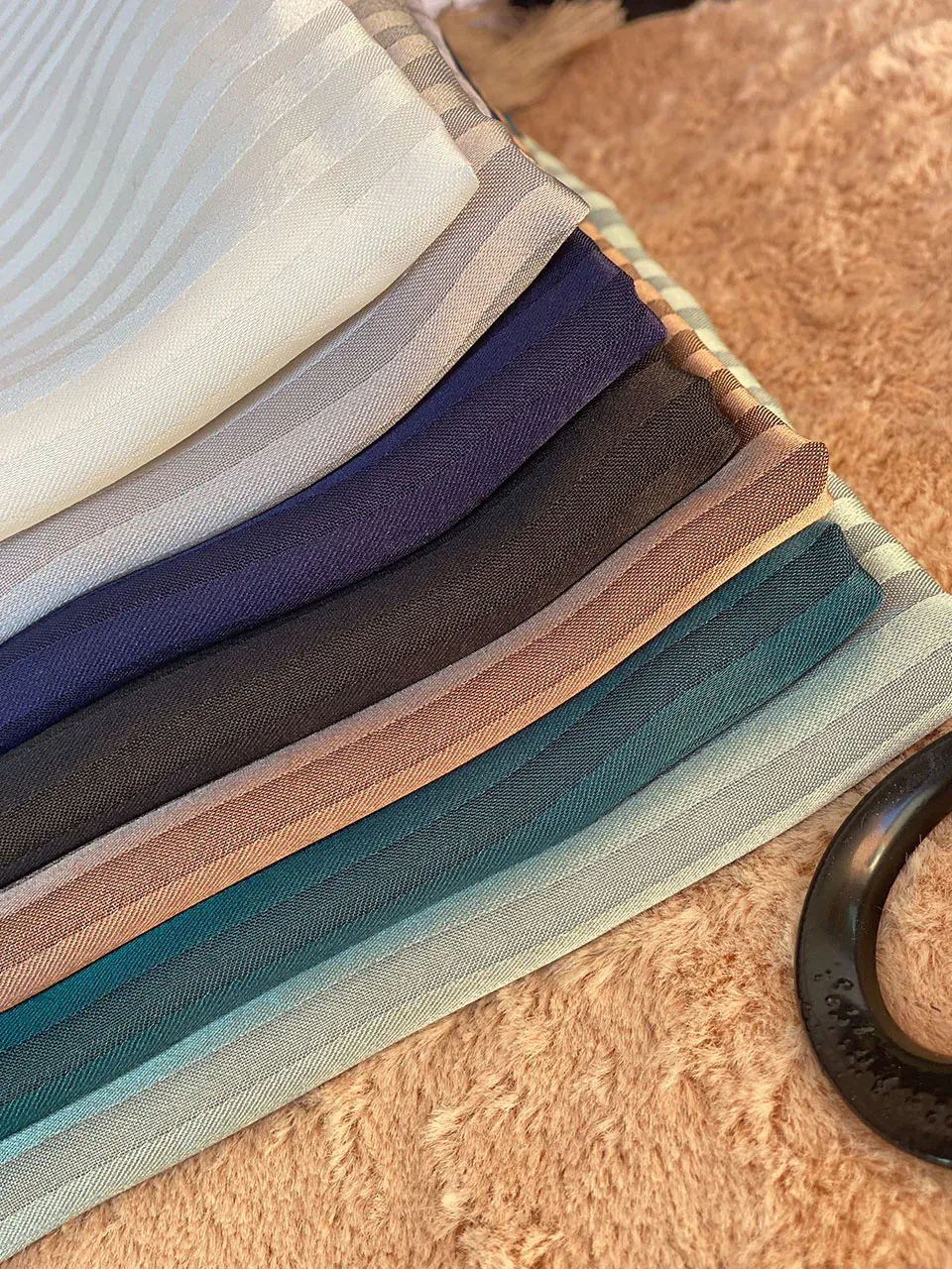 شال نخی دیپلمات راه راه شال مادام بلا رشت