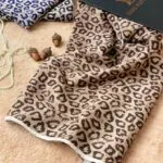 شال پلیسه پلنگی