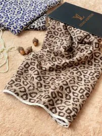 شال پلیسه پلنگی