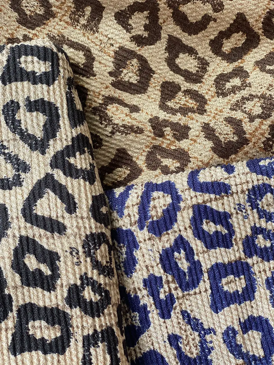 شال پلیسه پلنگی