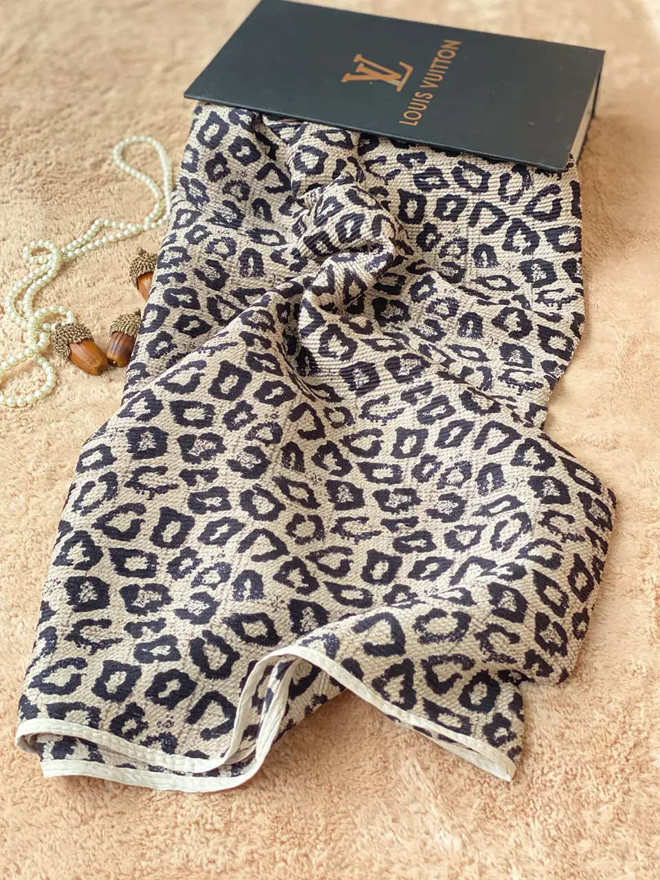 شال پلیسه پلنگی