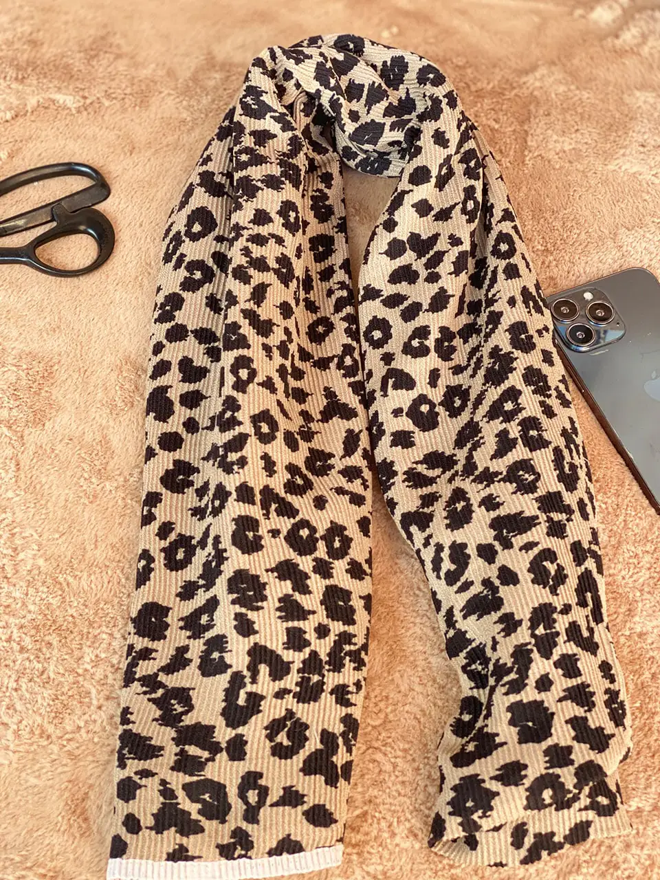 شال پلیسه پلنگی دور گان مادام بلا