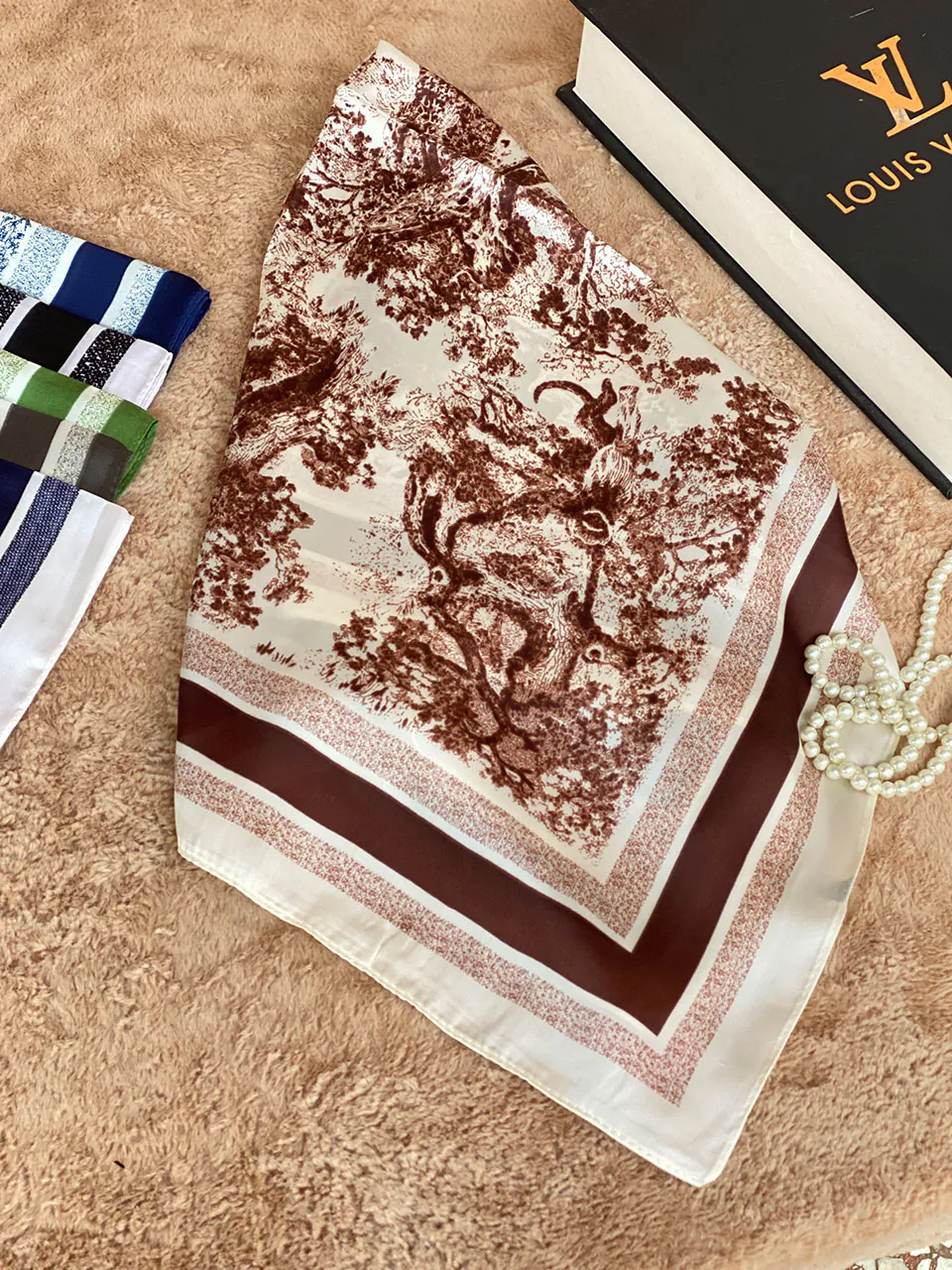 مینی اسکارف دیور