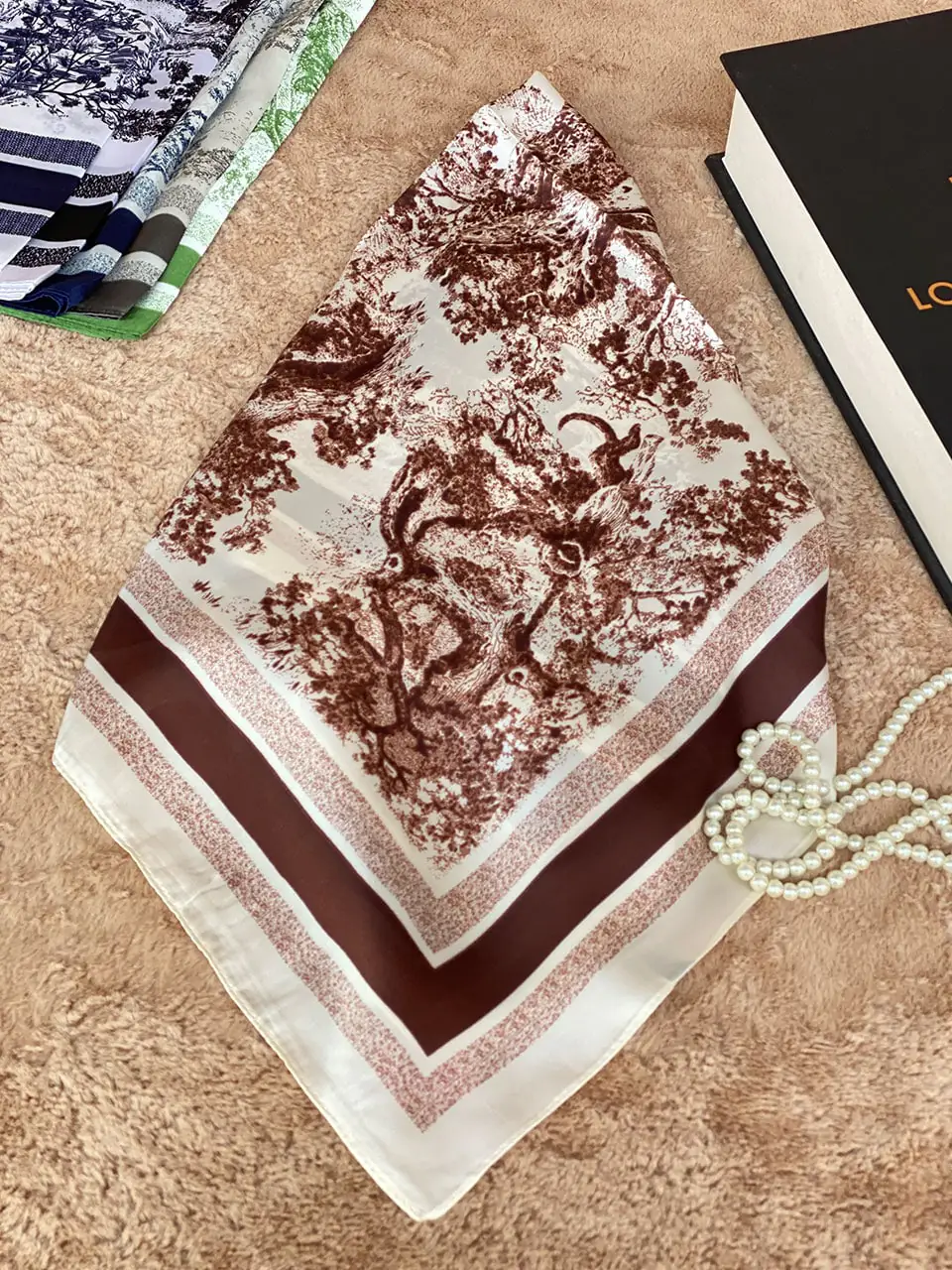 مینی اسکارف دیور