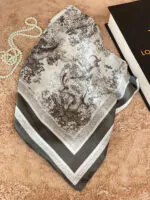 مینی اسکارف دیور