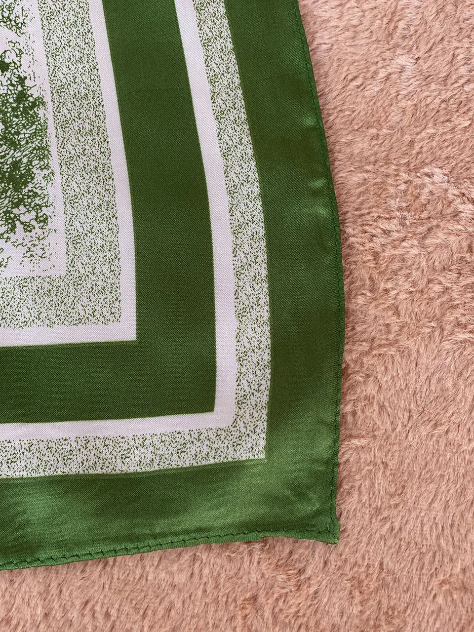 مینی اسکارف دیور